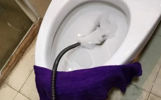 比如马桶疏通
